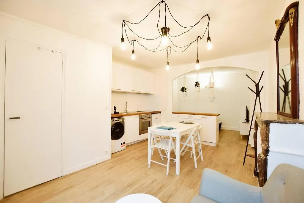 Cozy Studio@place Des Vosges Appartamento *